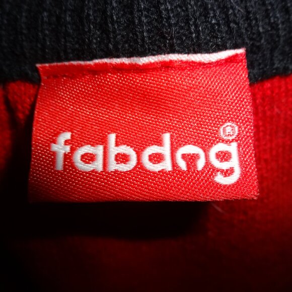 Christmas Black Dog Sweater Fireplace Mantel 3-D Stockings M Retail $38 FabDog - Picture 3 of 5